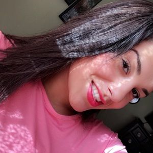 Meet your Posher, Mia